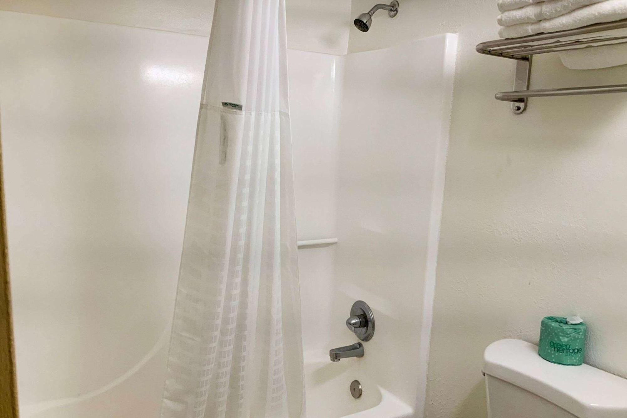 Days Inn By Wyndham Troy Il Extérieur photo