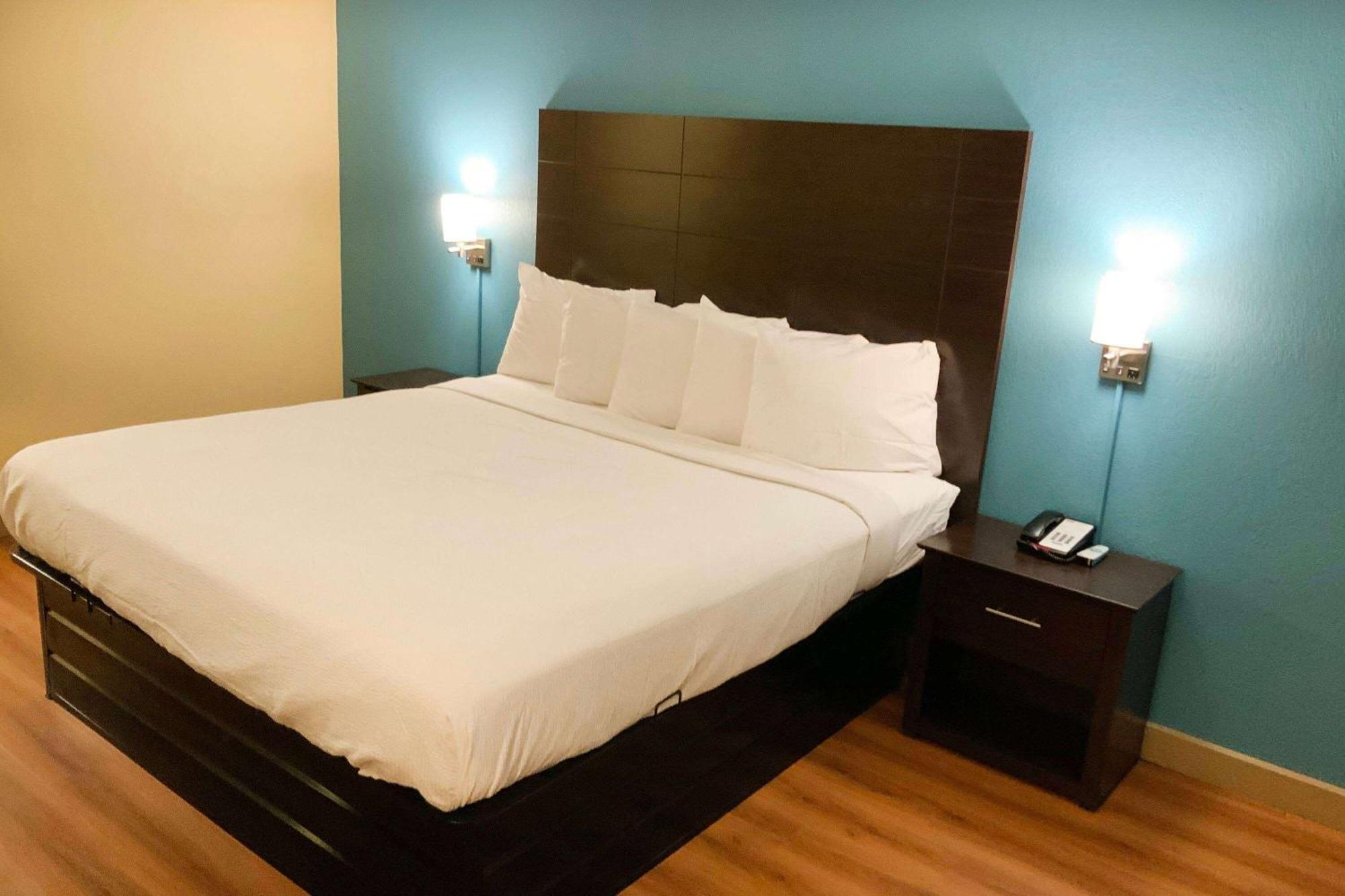 Days Inn By Wyndham Troy Il Extérieur photo