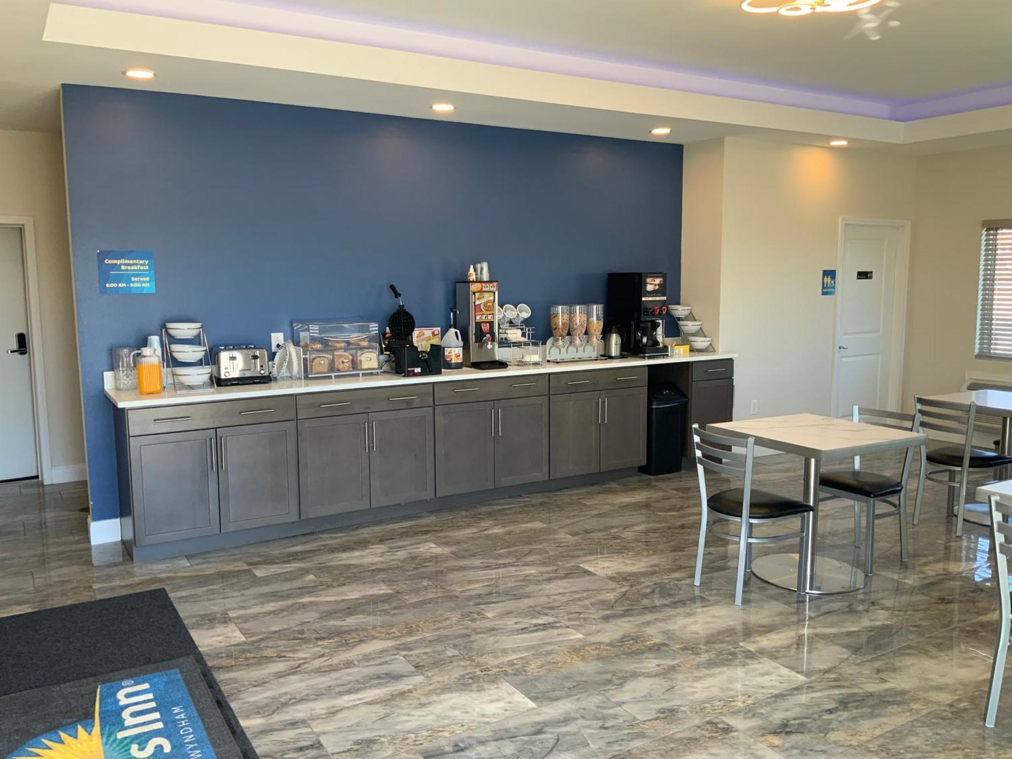 Days Inn By Wyndham Troy Il Extérieur photo